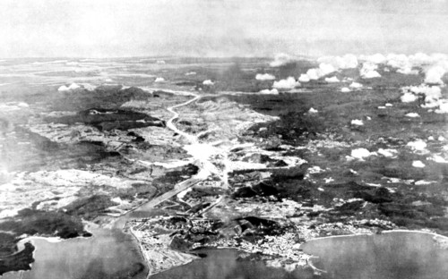 L'Atlantique et le Pacifique, réunis par le canal de Panama, vus à 4000 mètres d'altitude (1928)