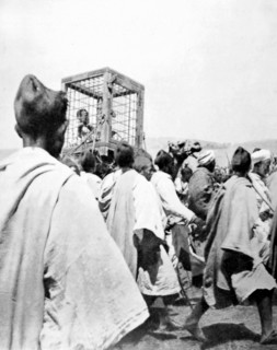 Capture du prétendant marocain vaincu, le Rogui Bou-Hamara (1909)
