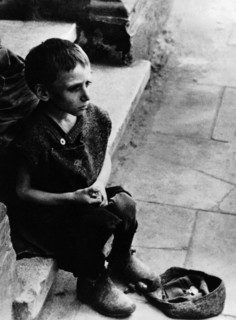 1943 / Warschauer Ghetto / Kind im Ghetto