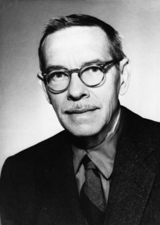 Hershey, Alfred Day, généticien et virologe américain.