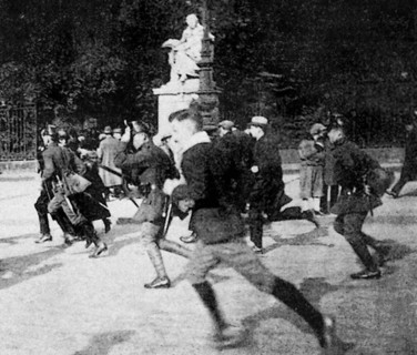 Germany / Berlin / street battle