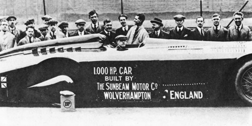 Henry O'Neal de Hane Segrave sets a world record at Daytona Beach (1929)
