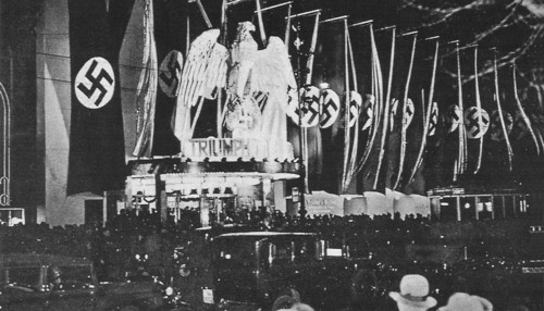 Projection du film "Le triomphe de la volonté" à Berlin