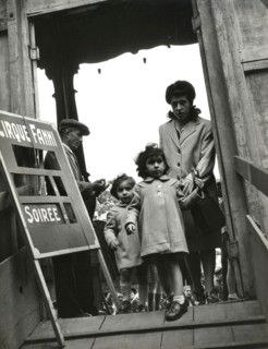 The Cirque Fanni at the Foire du Trône, circa 1948