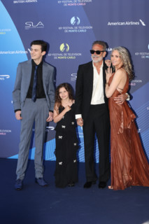 Jeffrey Dean Morgan and family