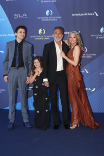 Jeffrey Dean Morgan and family