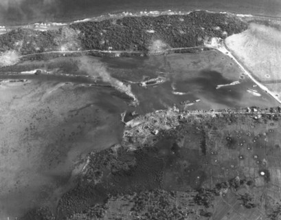 Cabras  (Marianas): aerial view of Japanese positions on fire