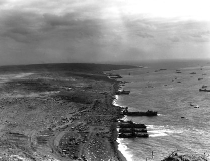 Iwo Jima (Bonin Islands, Pacific): American landing, March 1945.