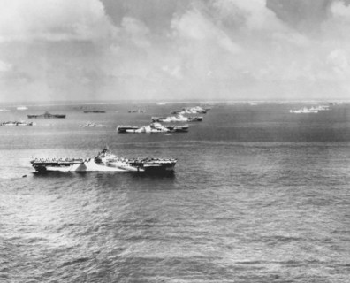 American warships in the Ulithi atoll (Pacific), 1944.