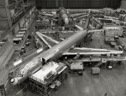 Assembly line of a Boeing 757-300 in 1985