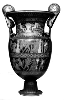Vase représentant des scènes de combat