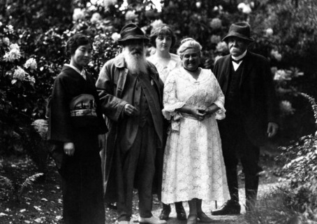 Blanche Hoschedé, surrounded by Claude Monet and Clemenceau