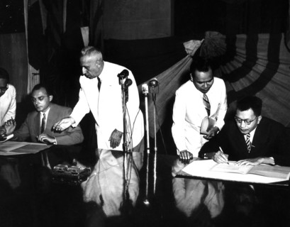Transfert du port de Saïgon au gouvernement vietnamien (1955)