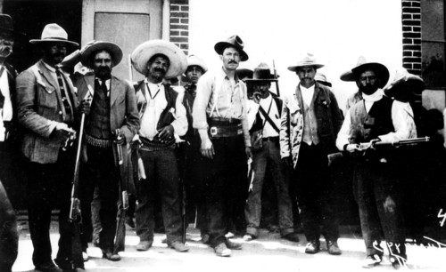 Révolution mexicaine. Le général Orozco et ses hommes à Juarez