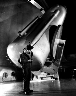 Docteur Edwin P. Hubble with the Palomar mount's famous "Big Schmidt"