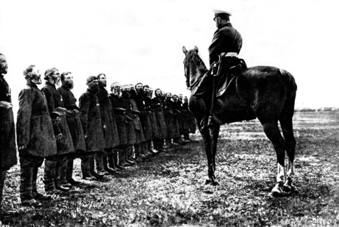 "The Little Father Czar". Nicholas II and the old men of Kharkof