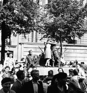 Liberation of Paris: the 2nd Armoured division arriving Avenue du Maine in Paris