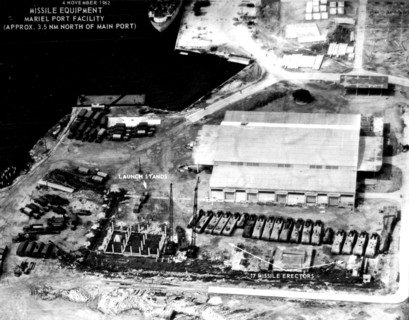 Cuban missiles crisis. Clearance equipment in the harbour.