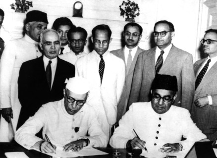 Nehru and Ali Khan (prime minister of Pakistan), during the signing of the agreeement between India and Pakistan