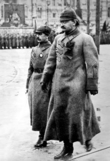 Moscou. Léon Trotski assistant au "Jour de l'Armée rouge".