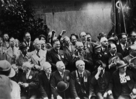 Rassemblement au Mur des Fédérés à Paris en 1936