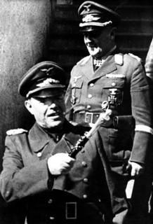 Front italien. Le général Kesselring sur le front de Monte Cassino. (Chef d'état major de la Luftwaffe en 1936. Envoyé en Algérie, Italie, condamné à mort en 1946 par le tribunal militaire sur les cri...