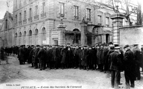 Entrée des ouvriers de l'Arsenal à Puteaux