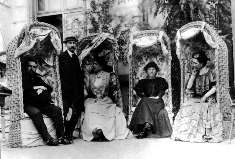 People having a rest after having taken the waters at Chatel-Guyon