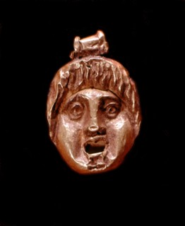 Masque antique en or (masque d'acteur)