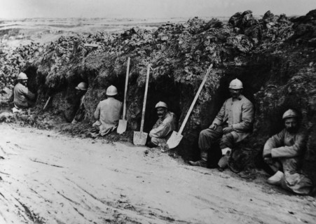 Abris de bombardements sur la route de Cléry près de Maurepas