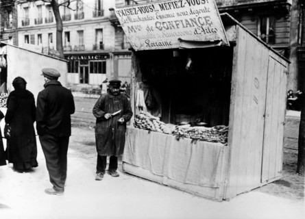 Sausage merchantin Paris: 'Don't buy foreign products'