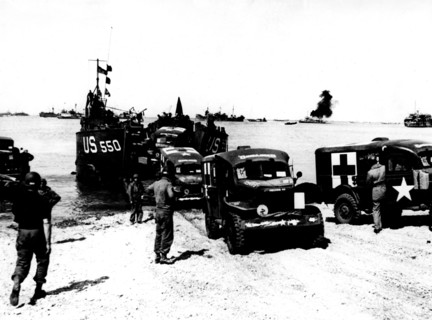 Normandy landings, American ambulances arriving in France, 1944