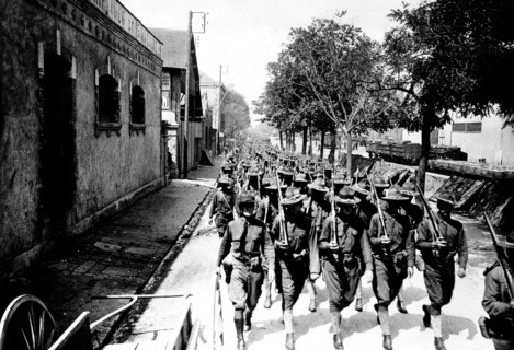 American soldiers rejoining their camp in Saint Nazaire, France, 1917