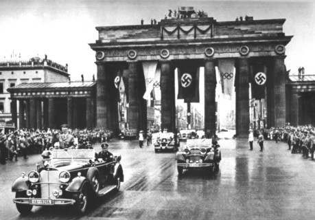 Berlin, Hitler lors de l'ouverture des jeux olympiques de 1936