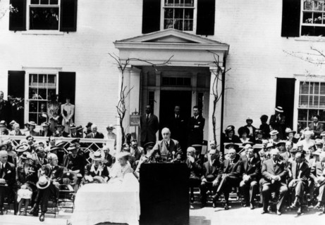 Le président Roosevelt inaugurant la maison natale du président Wilson
