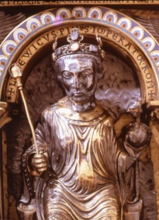 Trésor d'Aix-la-Chapelle. La châsse de Charlemagne