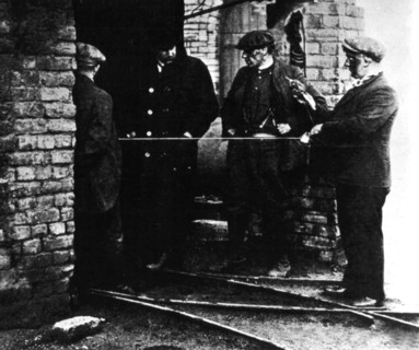 Wales. Scene of the great strike in the coal mines (1910)