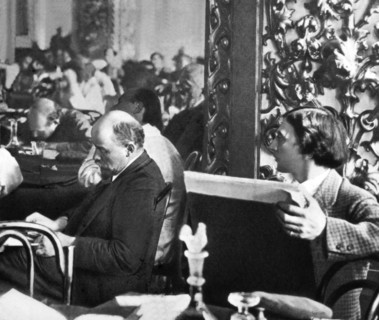 Moscow. 3rd Congress of the Communist International. Lenin listening to the speeches. Brodski drawing the portrait of Lenin.