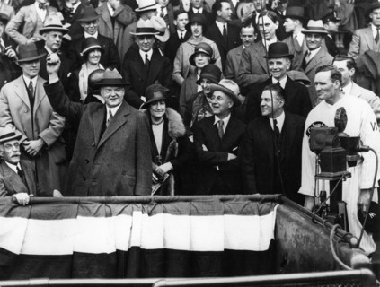 Herbert Hoover ouvrant un jeu de base-ball