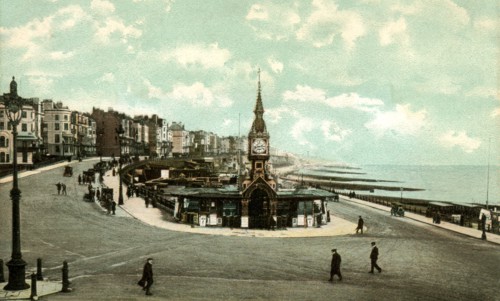 Brighton. La promenade du front de mer