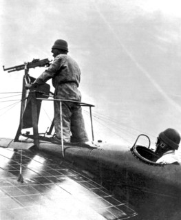 France. The first tests of a machine gun on a French airplane
