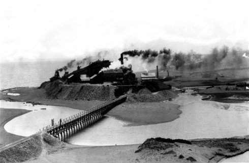 Mine de charbon sur l'océan pacifique