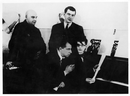 Répétitions de la partie musicale de la pièce "La Punaise"