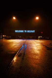 Aeroport de Belfast la nuit