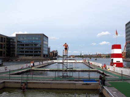 Piscine naturelle sur un canal de Copenhague