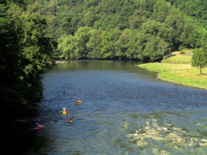 Canoes sur la Dordogne