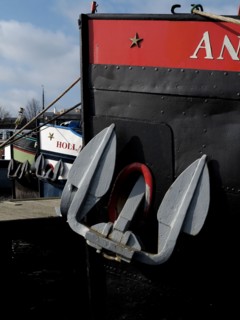 Proue et ancre de bateau