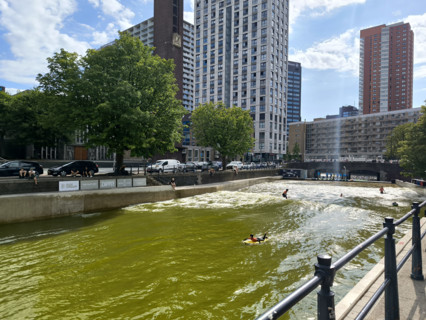 Spot de surf urbain de Rotterdam