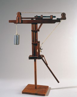 Maquette d'une machine dessinée par Léonard de Vinci
