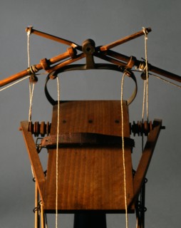 Maquette d'une machine dessinée par Léonard de Vinci